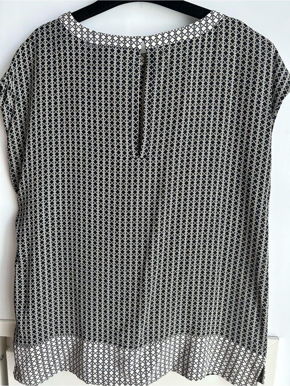 Black & White Geometric Cap-Sleeve 100% Silk Blouse, size M